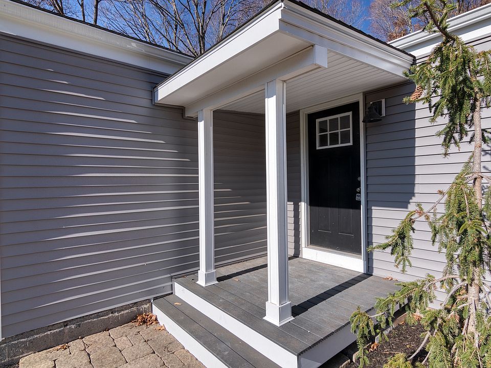 121 Nooks Hill Road