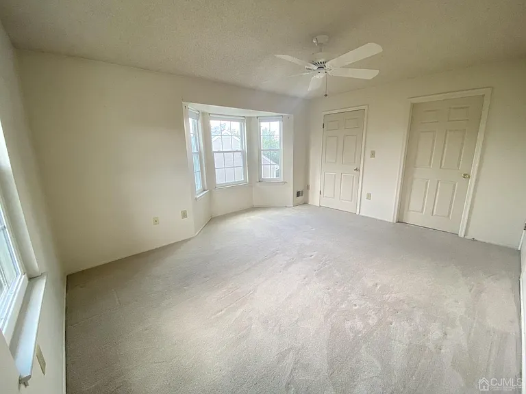 31 Dartmouth Way — Photo 4