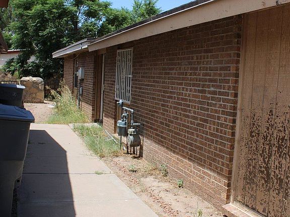 2nd image of 8154 Saint Andrew Ln APT B
