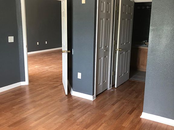 5th image of 6412 Hollydale Pl Unit 202