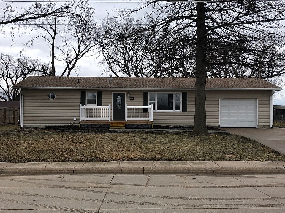 206 Cedar St Beatrice NE 68310 Zillow