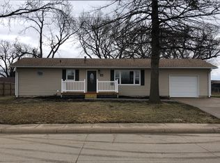 202 Cedar St Beatrice NE 68310 Zillow