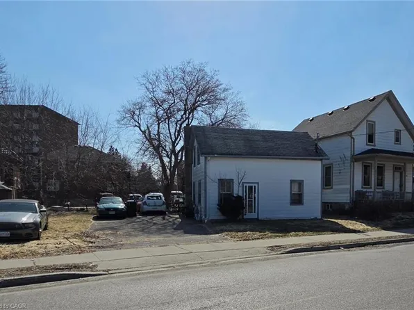 555 Park St, Kitchener, ON N2G 1N8