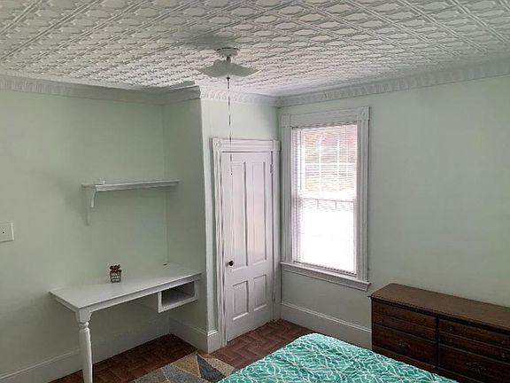 5th image of 11 Garnett Ave #1