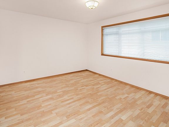 5th image of 9517 35th Ave NE APT 2B
