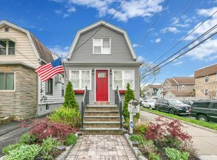 6002 69th St, Flushing, NY 11378