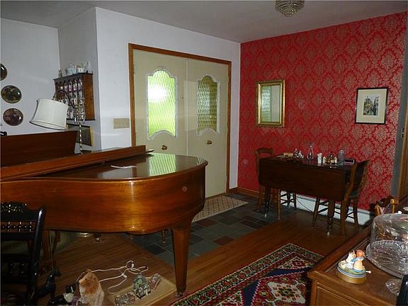5th image of 336 Melody Ln