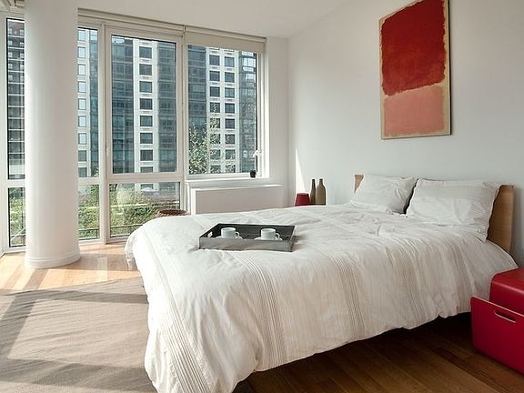 4th image of 795 Columbus Ave APT 11A