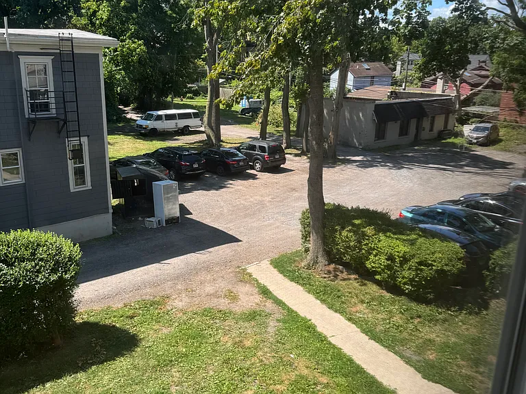 207 Plymouth Ave S #9 — Photo 13