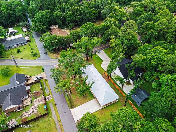 2nd image of 8900 Pointe Aux Chenes Rd