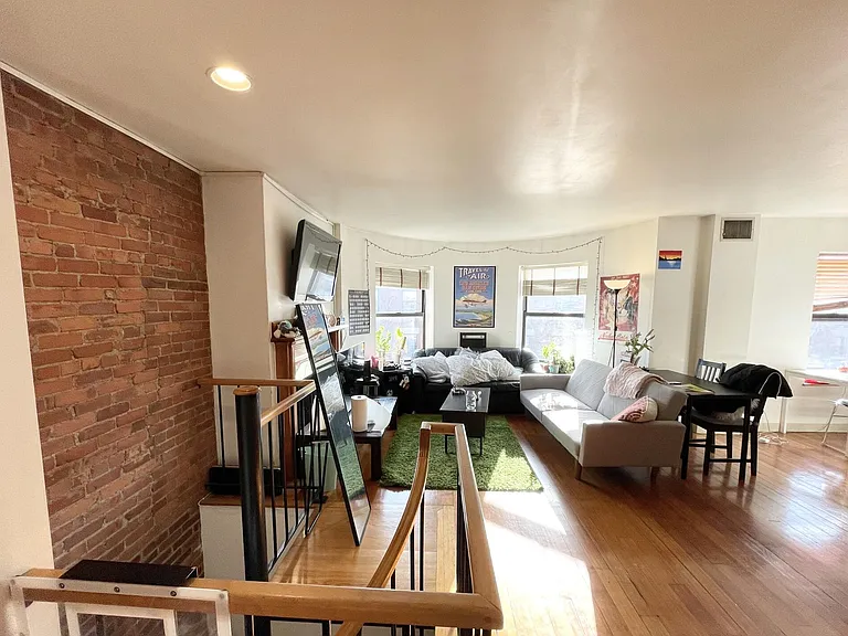 111 Gainsborough St #406 — Photo 2