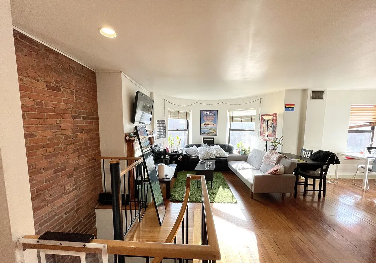 Building Photo - 111 Gainsborough St #406