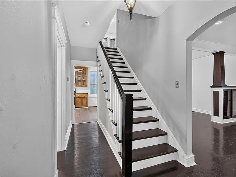 7325 Sutherland Ave — Photo 29