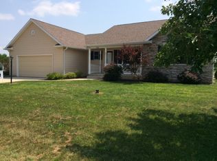 908 E Sportsman Ln, La Porte, IN 46350