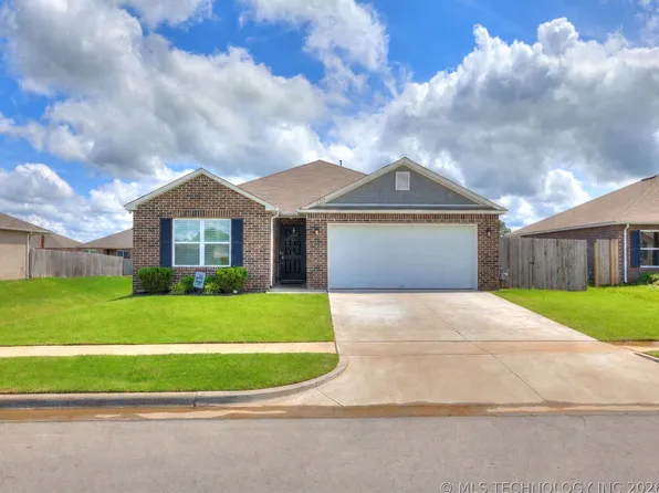8514 E 162nd St S, Bixby, OK 74008