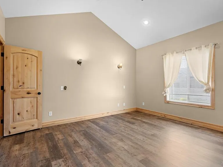 2612 Eastview Dr — Photo 20