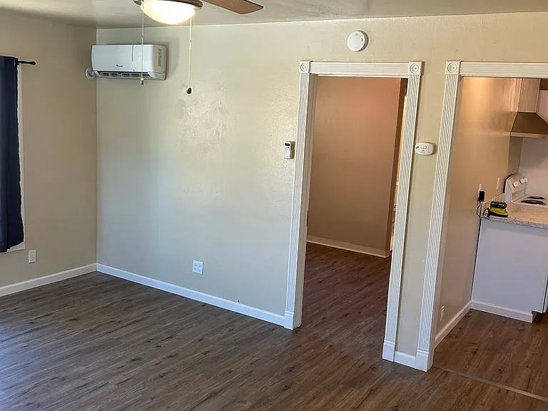 6874 Crump Ave — Photo 7