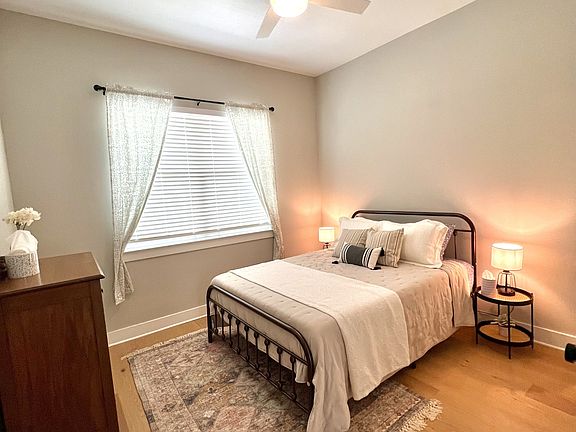 4th image of 216 E 20th St #216