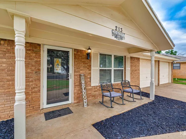 213 Twin Oaks Dr, San Angelo, TX 76901