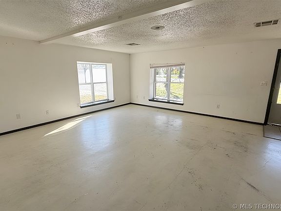 2nd image of 305 W Commercial St