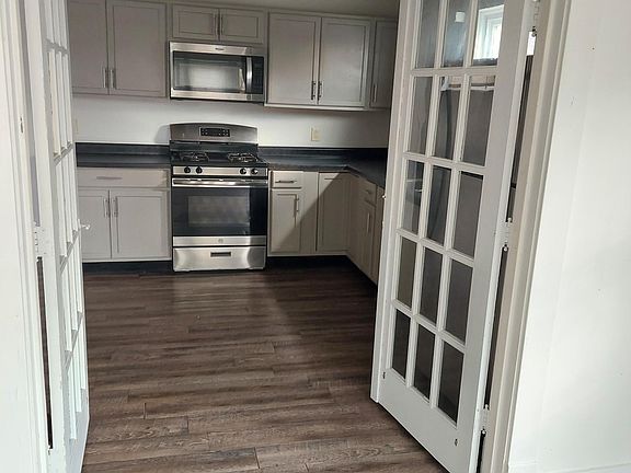 4th image of 216 S Race St #A