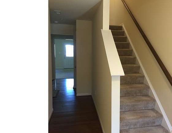 2nd image of 522 S Twin Lakes Blvd