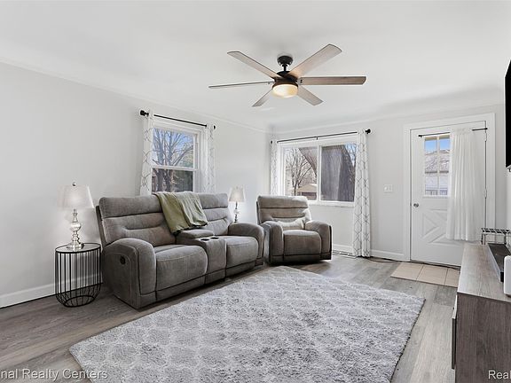 4th image of 1284 Atkinson Ave