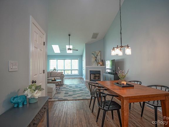 3rd image of 14635 Waterside Dr