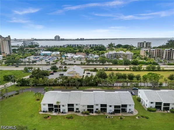 1051 Palm Ave APT 112, North Fort Myers, FL 33903