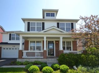 438 Valley View Dr, St Charles, IL 60175