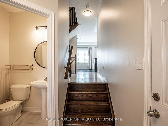 2nd image of 63 Forsyth Cres