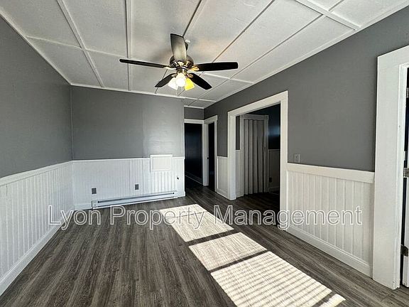 4th image of 106-108 Winsor St Unit 3