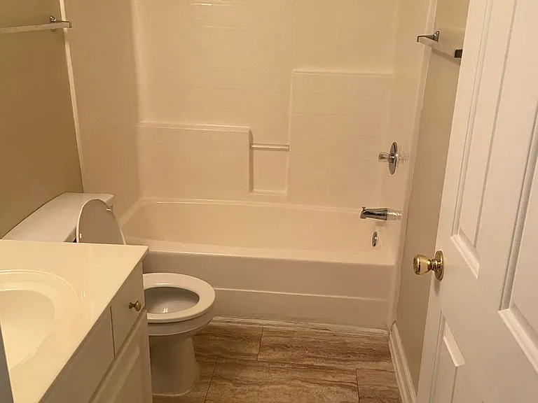 151 Wexford Dr #204 — Photo 6