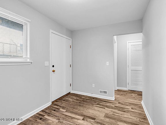 5th image of 190 Spruce St 6