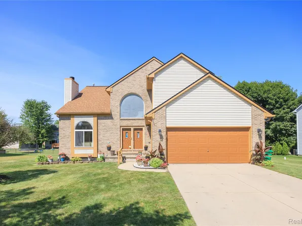 7026 Belle Pointe Dr, Belleville, MI 48111