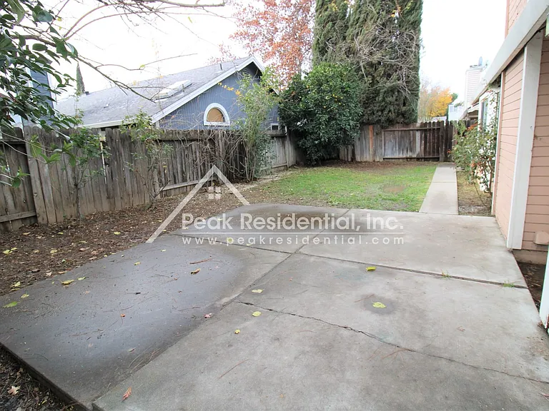 1024 Moreno Way — Photo 24