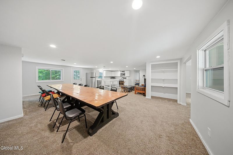 4th image of 52 Loweree Road