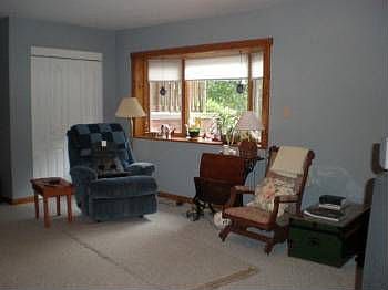 3rd image of 6421 Albemarle St