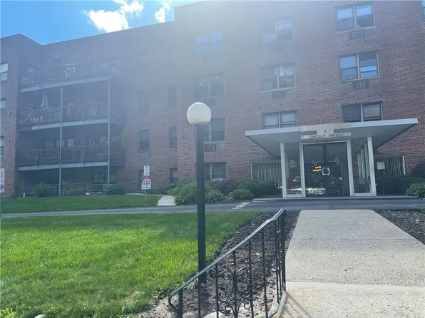 5 Oakdale Manor #C15, Suffern, NY 10901