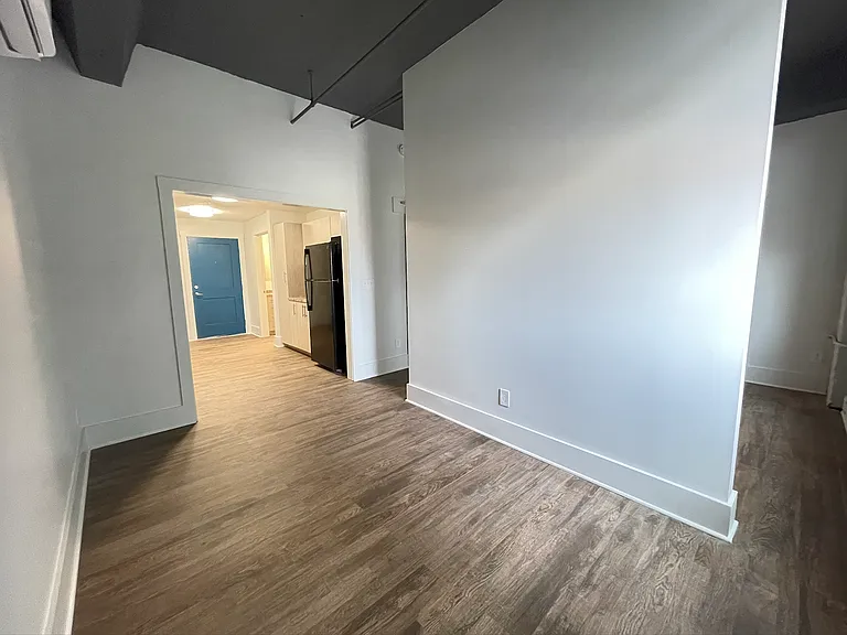 300 N 5th St — Photo 10