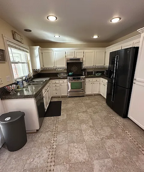 9507 Lazy Creek Dr — Photo 10