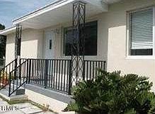 5th image of 903 38th St