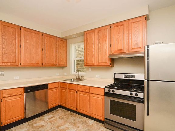 3rd image of 3644 N Albany Ave #3