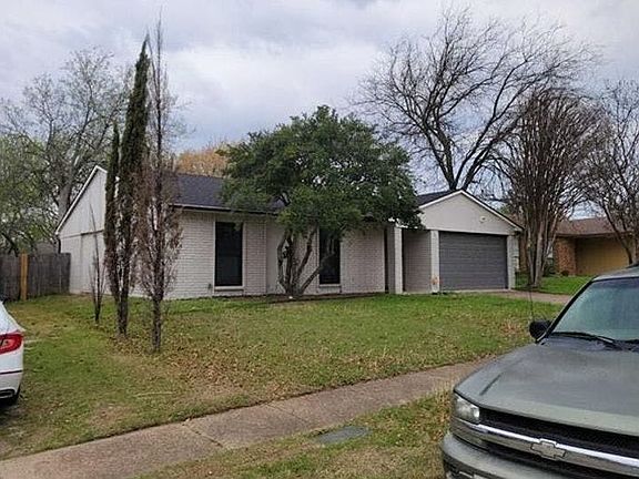 4th image of 10023 Deer Hollow Dr