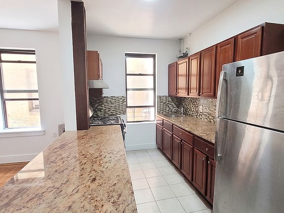 3rd image of 712 W 176th St APT 3D
