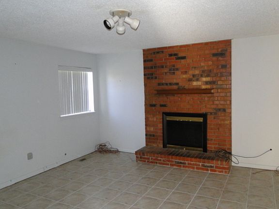 3rd image of 11609 Oakdale St