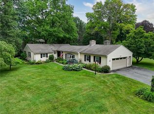 42 Sunset Blvd, Pittsford, NY 14534