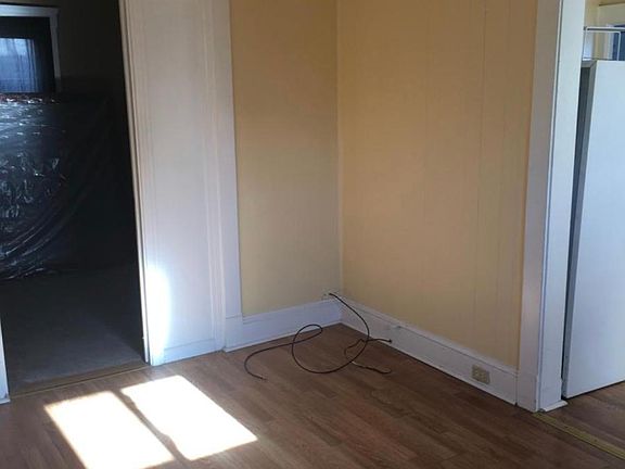 3rd image of 4210 Ardmore Ave #1