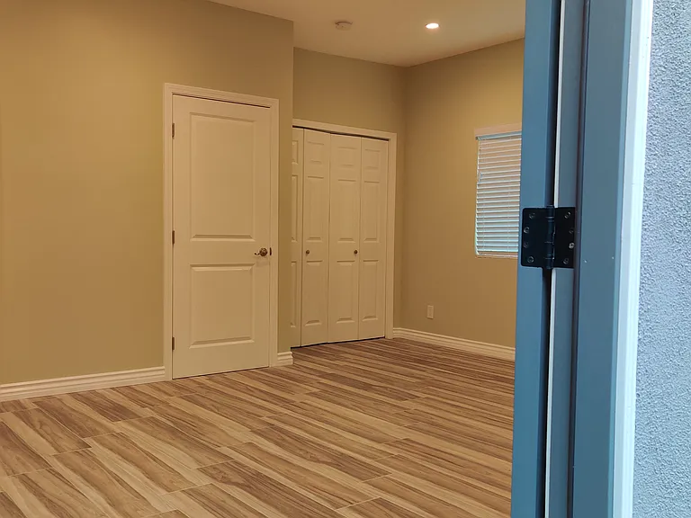 16915 Hartland St — Photo 3