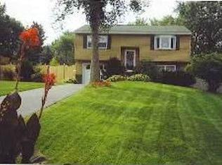 8 Andree Ct, Schenectady, NY 12309